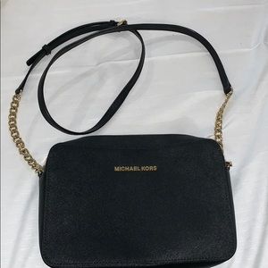 Michael Kors Bags - Jet set large saffiano leather crossbody bag Michael Kors Bags - Jet set large saffiano leather crossbody bag